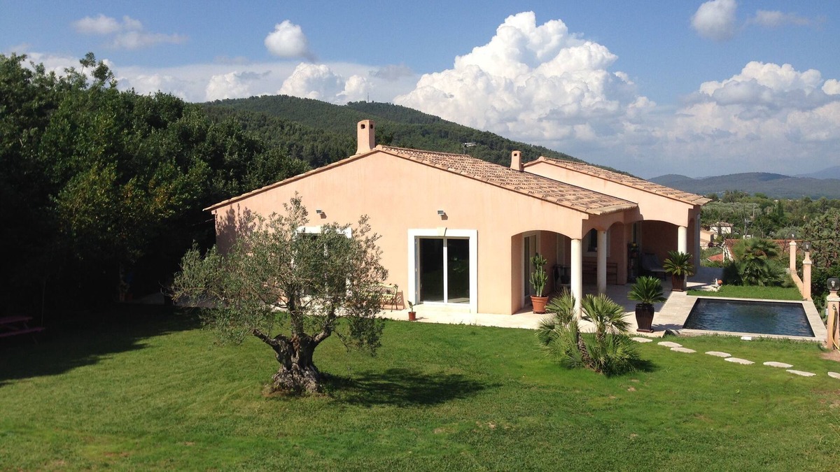 La Farlede Villa | VILLA 160M2 CLIMATISEE OF FULL FEET - POOL LAND 2500M2 TO 8KM OF THE SEA