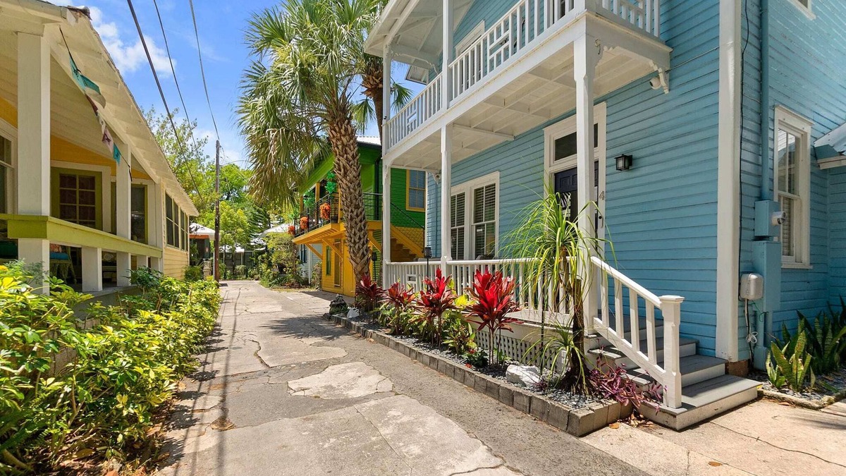 Downtown Historic District Villa | Villa 1898 - Luxury Home in the Heart of Downtown