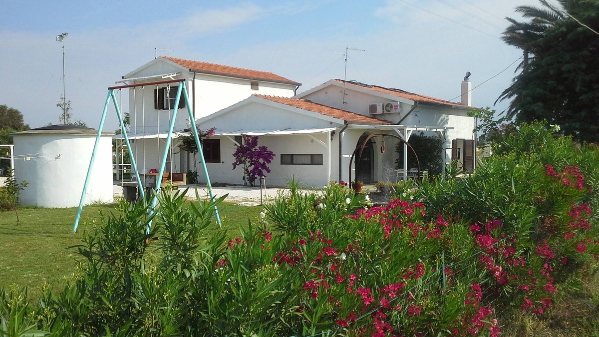 Marina di Pisticci House | Villa 2.5 km from the sea, unit 2