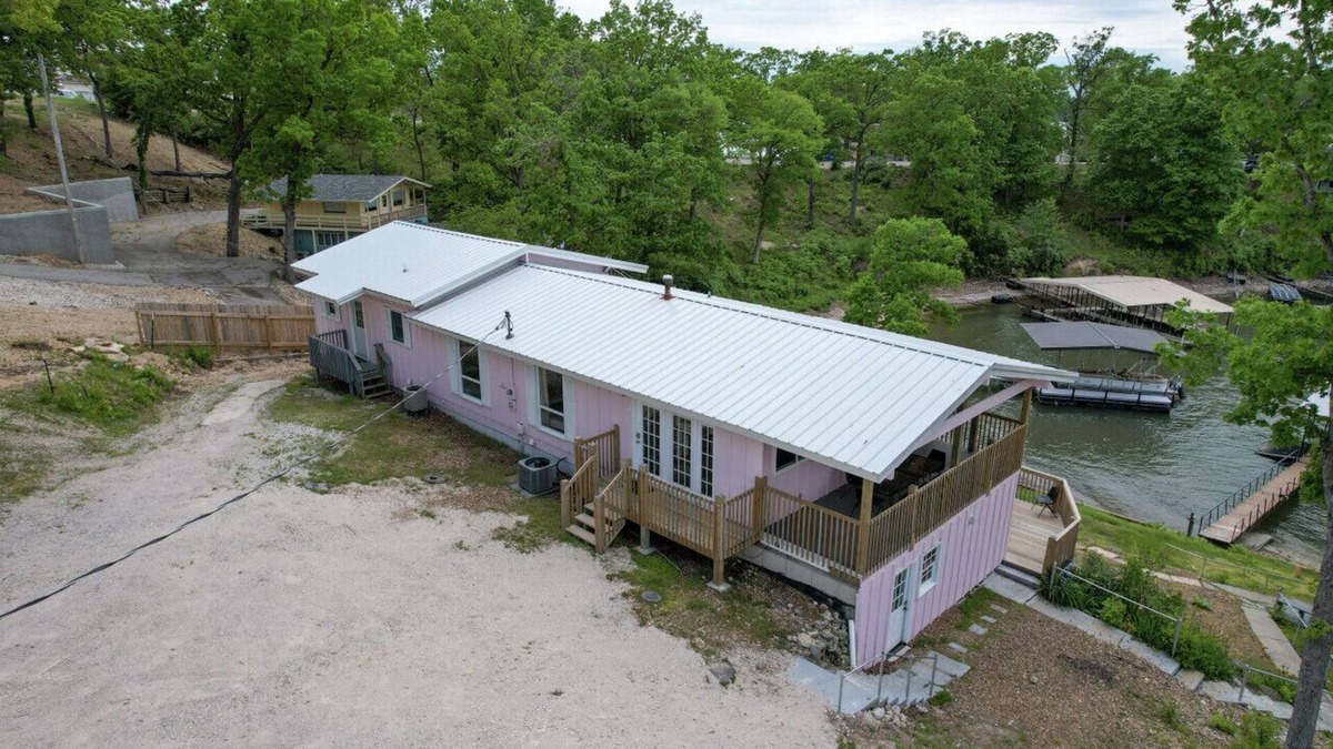 Lake Ozark Villa | Villa #2 Sleep 10- Bachelor/Bachelorette Parties Welcome!