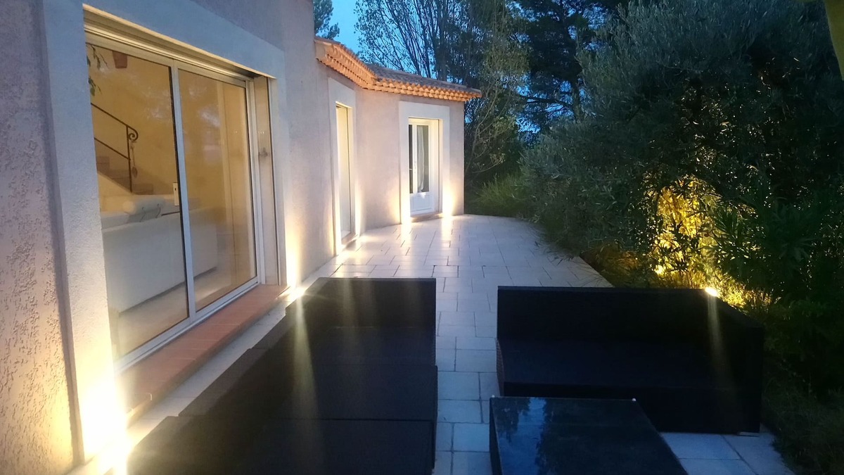 Cadolive Villa | Villa 250 m2 on 4000 m2 of pine forest, 6-seater jacuzzi, swimming pool