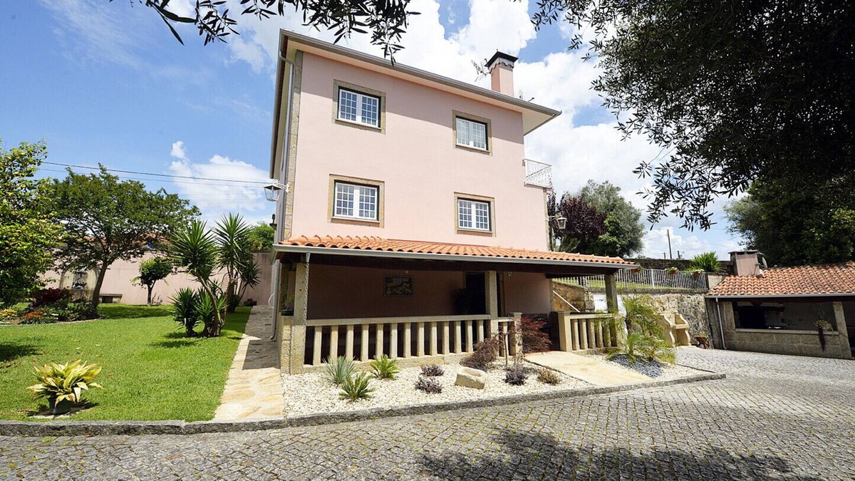 Ponte de Lima Villa | Villa 296 - Beautiful Holiday Villa with private Pool