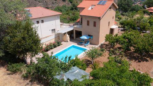 Kakopetria Villa | Villa ∙ 4 bedrooms ∙ 7 guests
