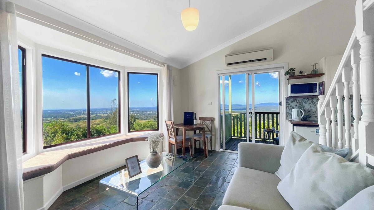 Mount View Villa | Villa 4 @ Bimbadeen Estate - Split level villa with sensational views all around - just for 2!
