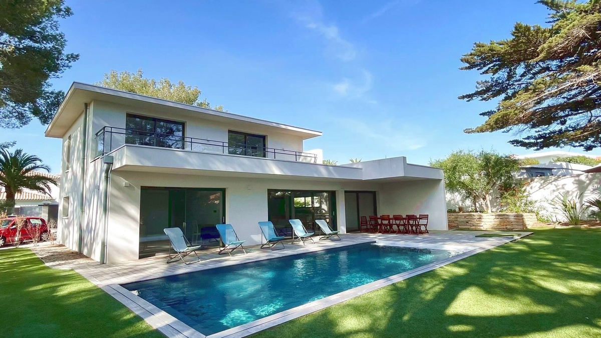 Le Brusc House | Villa 4 chambres, piscine, clim, wifi, 450m plage
