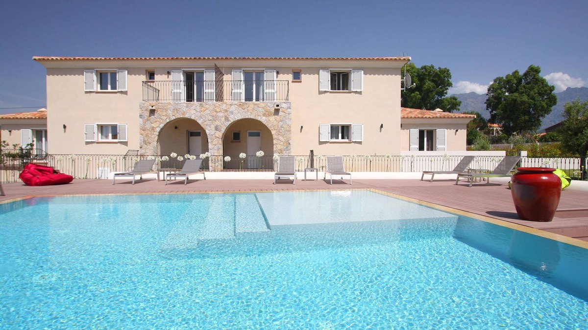 Calvi Villa | Villa-4 chambres (8)-Ensuite-Villa-Garden view
