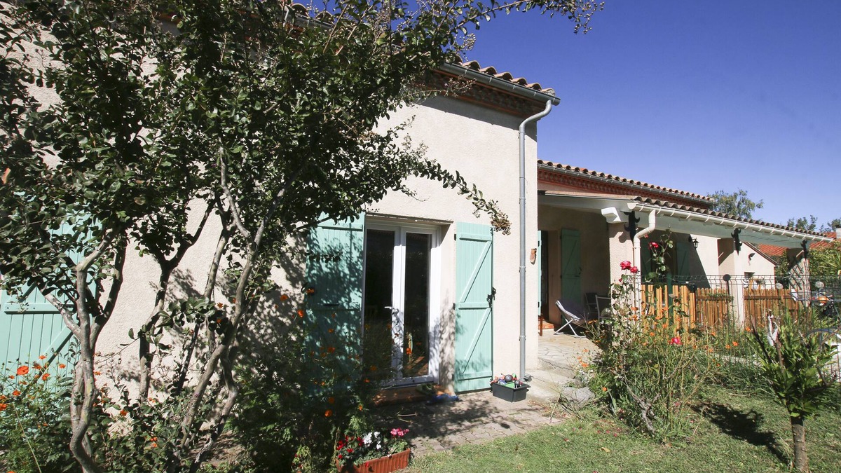 Los Masos Villa | Villa 4 faces large garden, quiet, mountain view, near river and lake