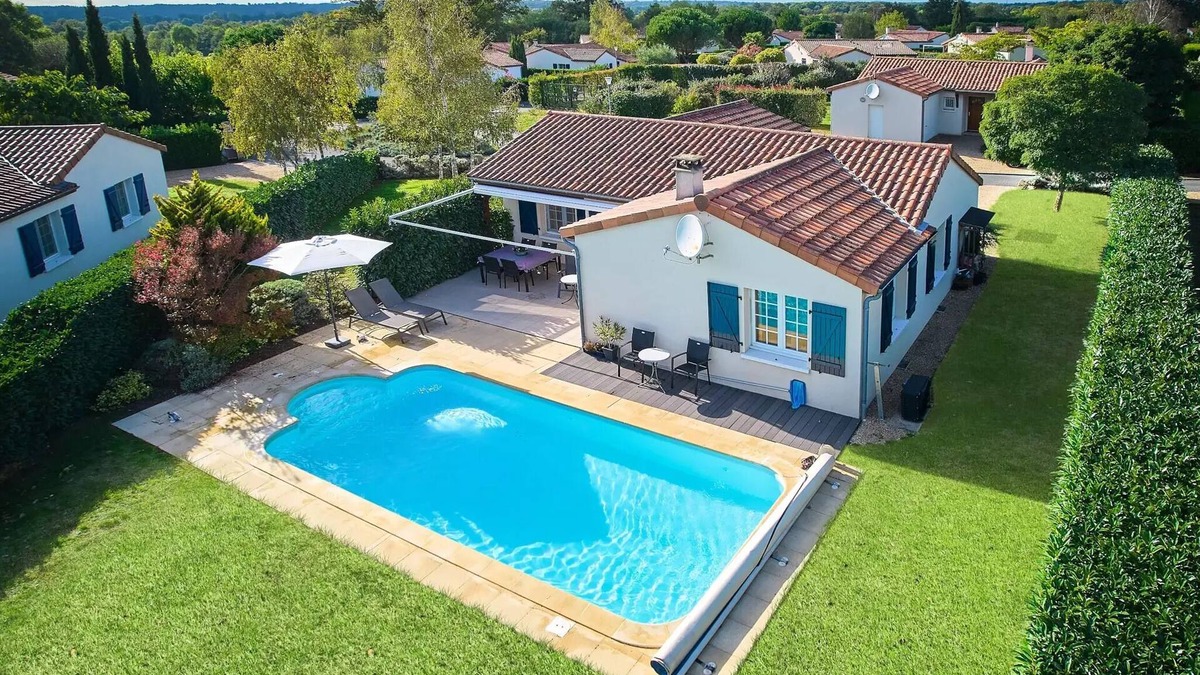 Vasles Villa | Villa 4 pers. unabhängig, 2 Bäder, privates Schwimmbad 4 Personen