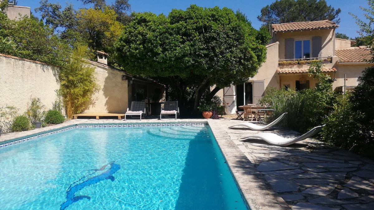 Caveirac Villa | Villa 5 Chambres Avec Piscine Dans Quartier Calme et Résidentiel