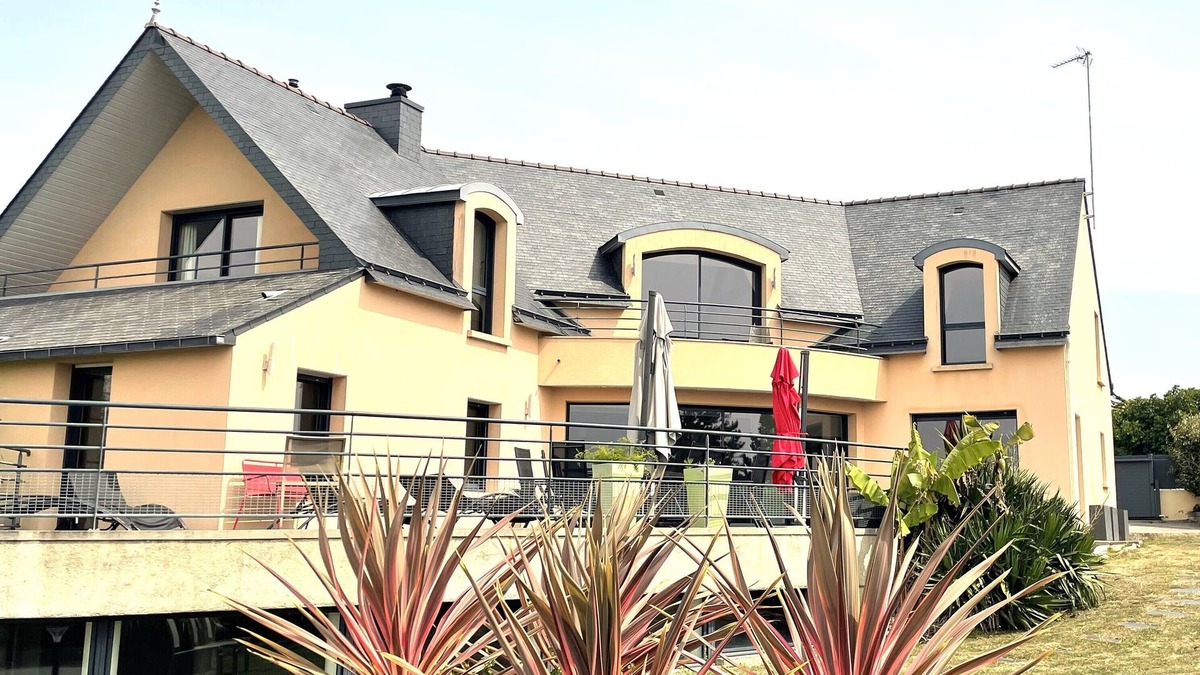 Kerherou Villa | VILLA 5 * LE REPERE: swimming pool, spa, sea view and beach on foot!