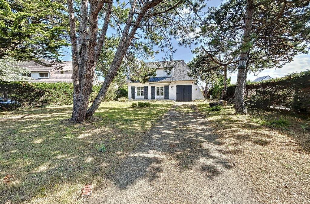 Jullouville House | Villa 5 pièces avec jardin, à 400m de la plage et 600m des commerces, wifi et barbecue inclus - FR-1-361-20