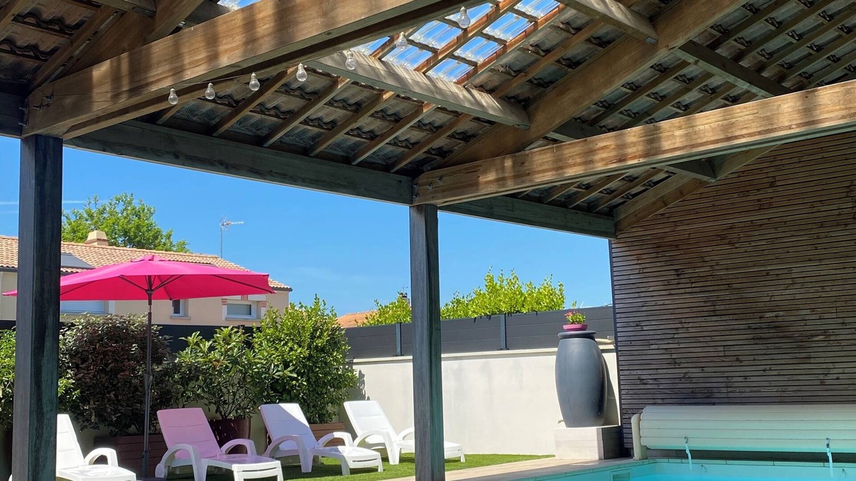 Pornic Villa | Villa 500m from the beach for 8 with indoor pool at Fontaine aux bretons