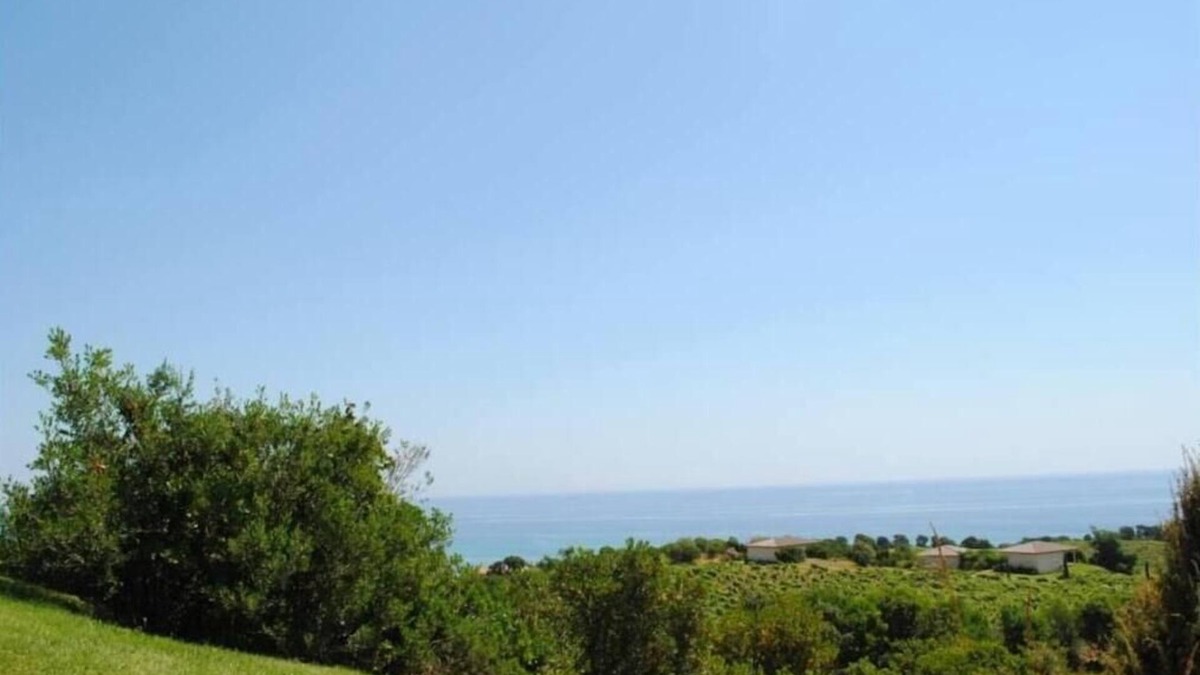 Solenzara Villa | Villa 62m² AU Coeur DES Vignes Face MER Piscine Partagee Chauffee