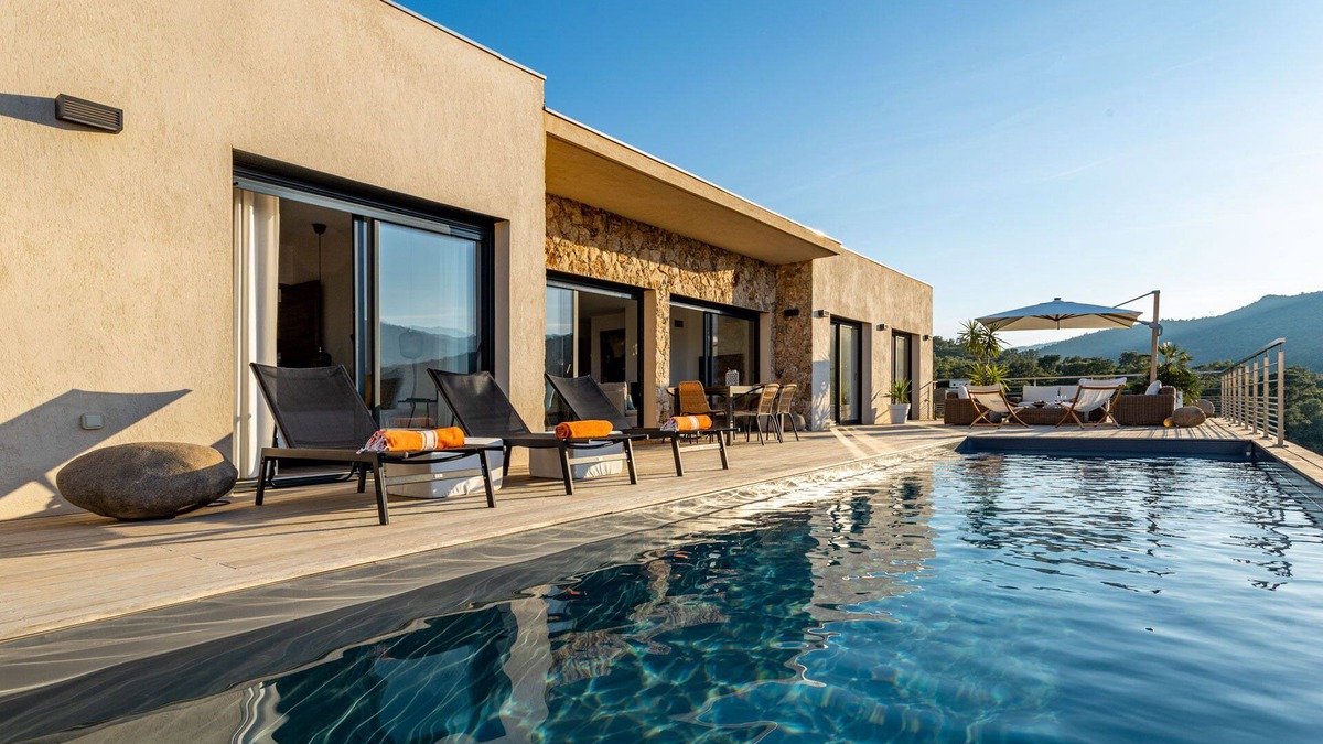 Favone Villa | Villa 6P, 3 bedrooms with bathroom, sea view, heated pool, beach 5min