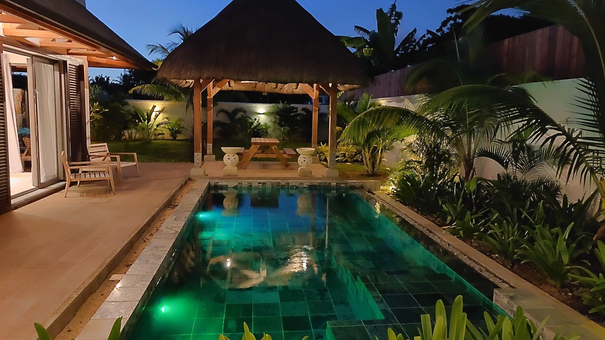 Bain Boeuf Villa | Villa 7 HACIENDA Luxurious & Exotic with private pool PEYREBERE