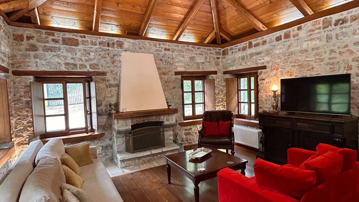 Potamia Villa | Villa Acroria in Karpenisi