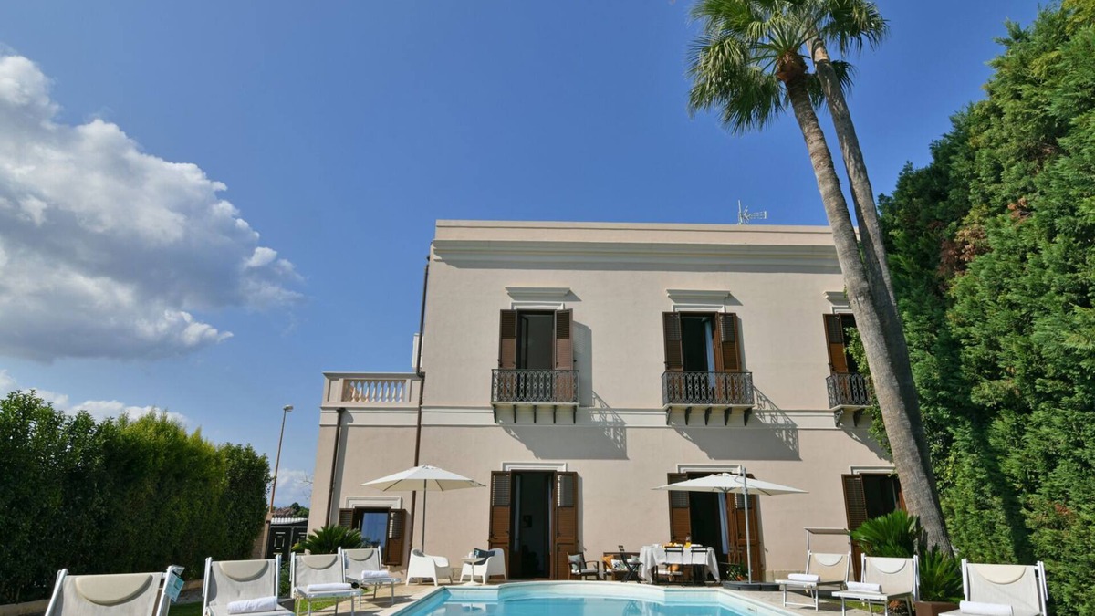 Milazzo Villa | Villa Afrodite 8, Emma Villas