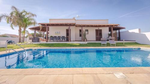 Tre Fontane House | Villa Al Mare