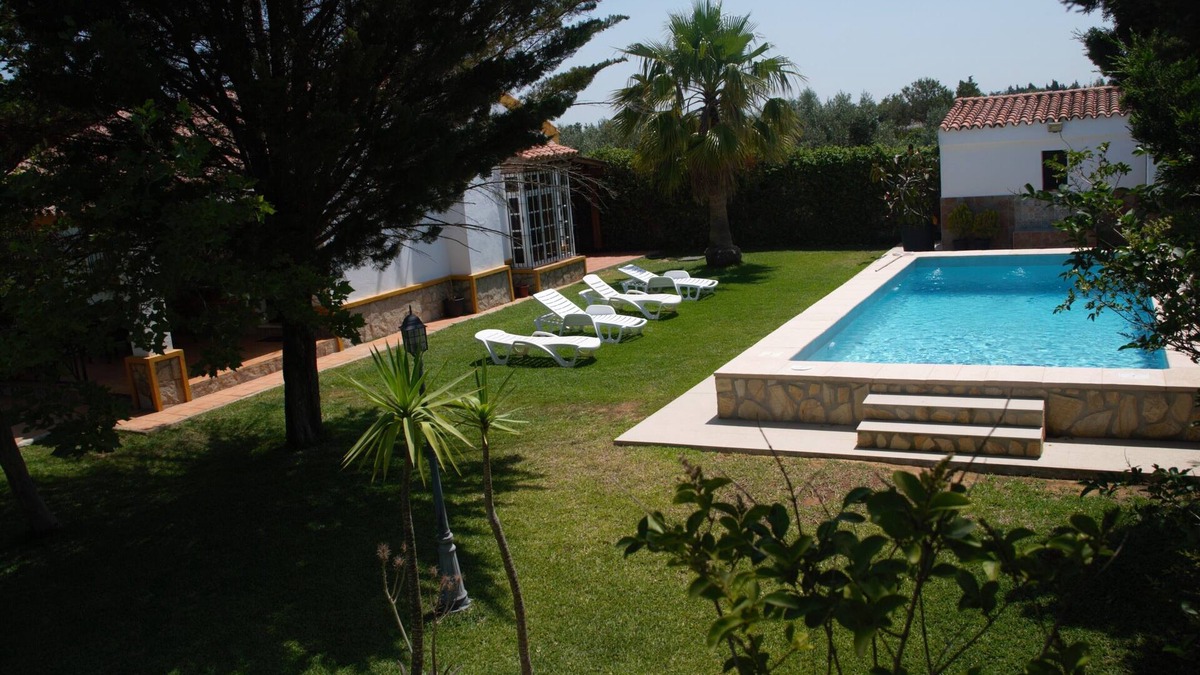 Conil de la Frontera House | Villa Alegria, private pool, large garden,700m beach, BBQ, 4-7 Per A/C