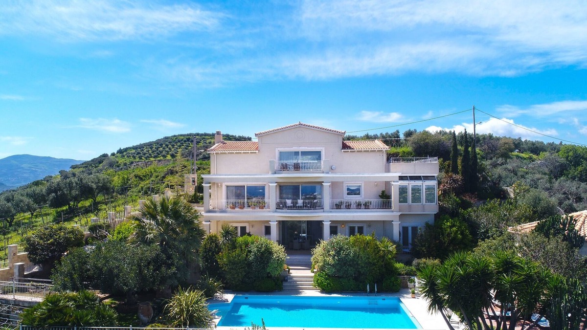 Dhafnes Villa | Villa Allure with Heated Swimming Pool