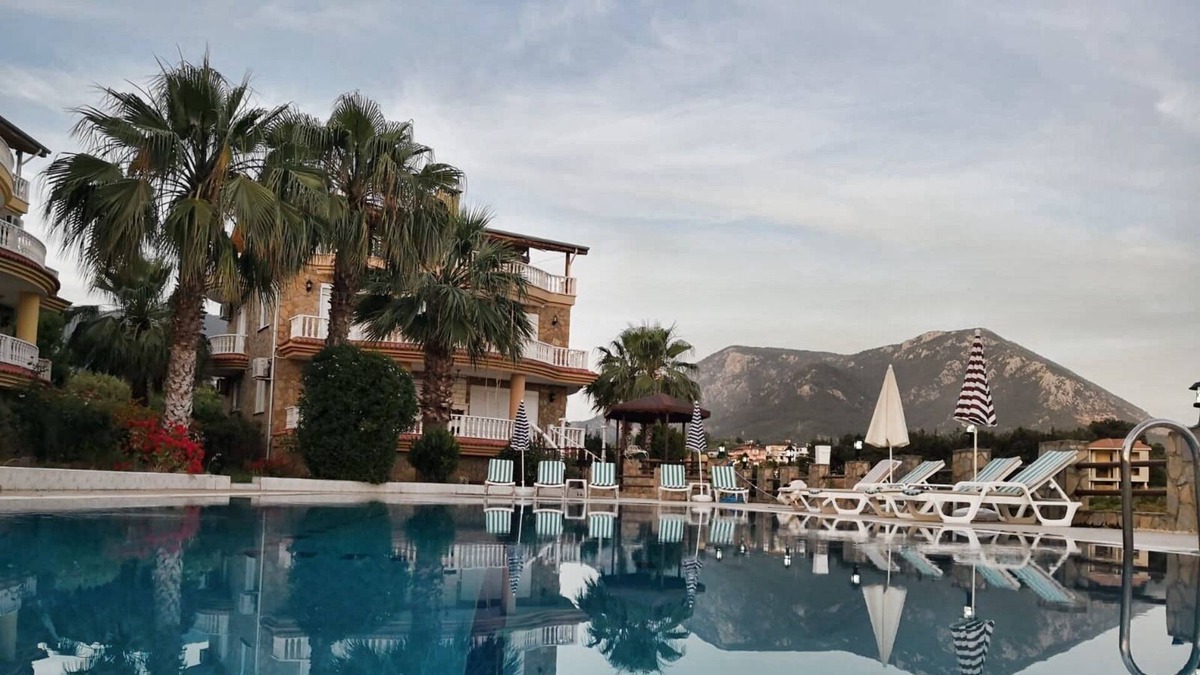 Alanya Villa | VILLA ALTAY - 400M2 - 13 PEOPLE CAN STAY - BIG POOL - GARDEN BARBEQUE