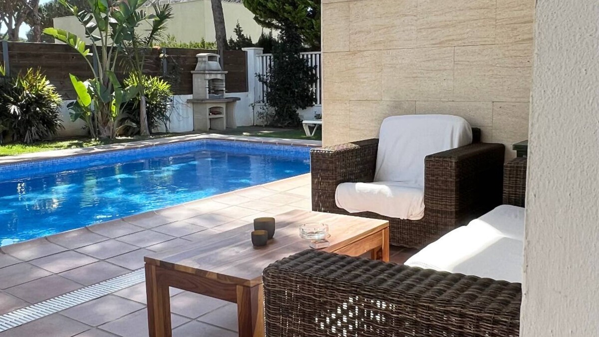 Cabo Roche Ski Chalet | Villa Amadeus. 500m from the long Roche beach