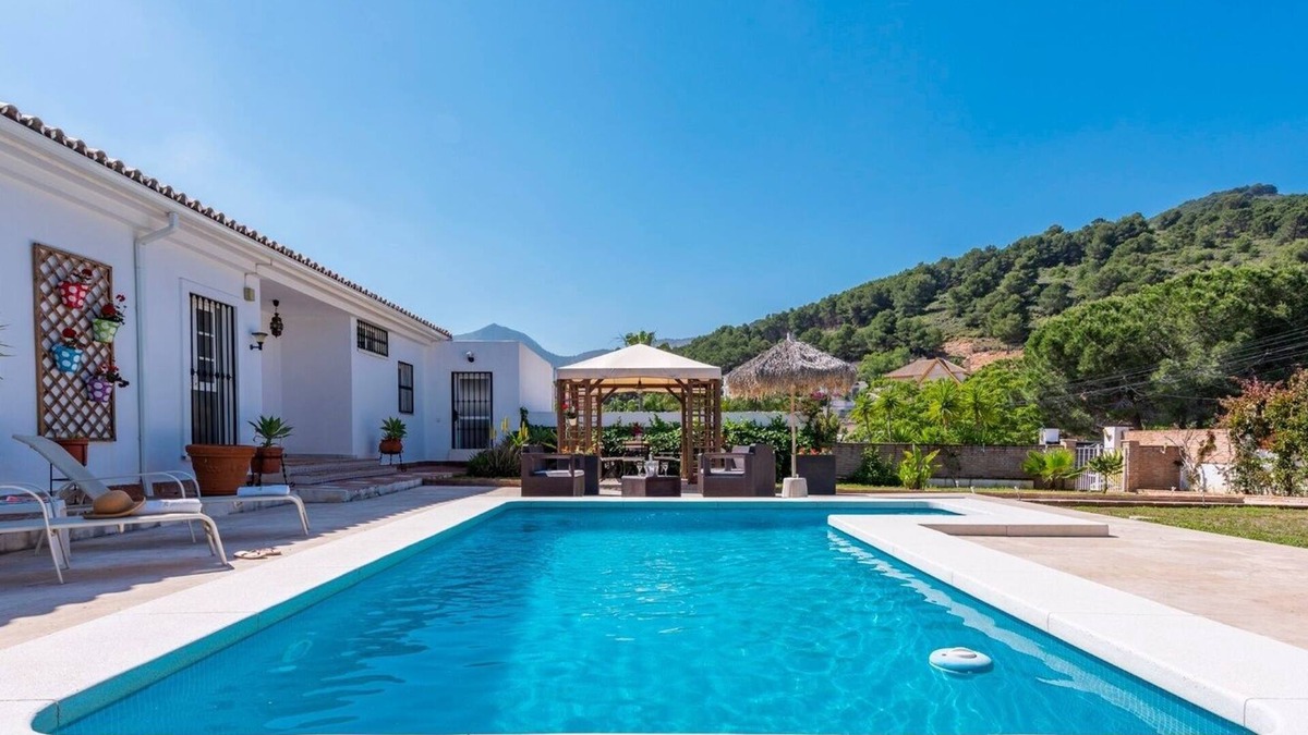 Pinos de Alhaurin Villa | Villa Ambroise Alhaurín de la Torre by Ruralidays