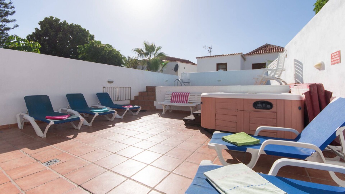 El Madronal Villa | Villa Americas. Beautiful 6 Bedroom Villa. Private Heated Pool