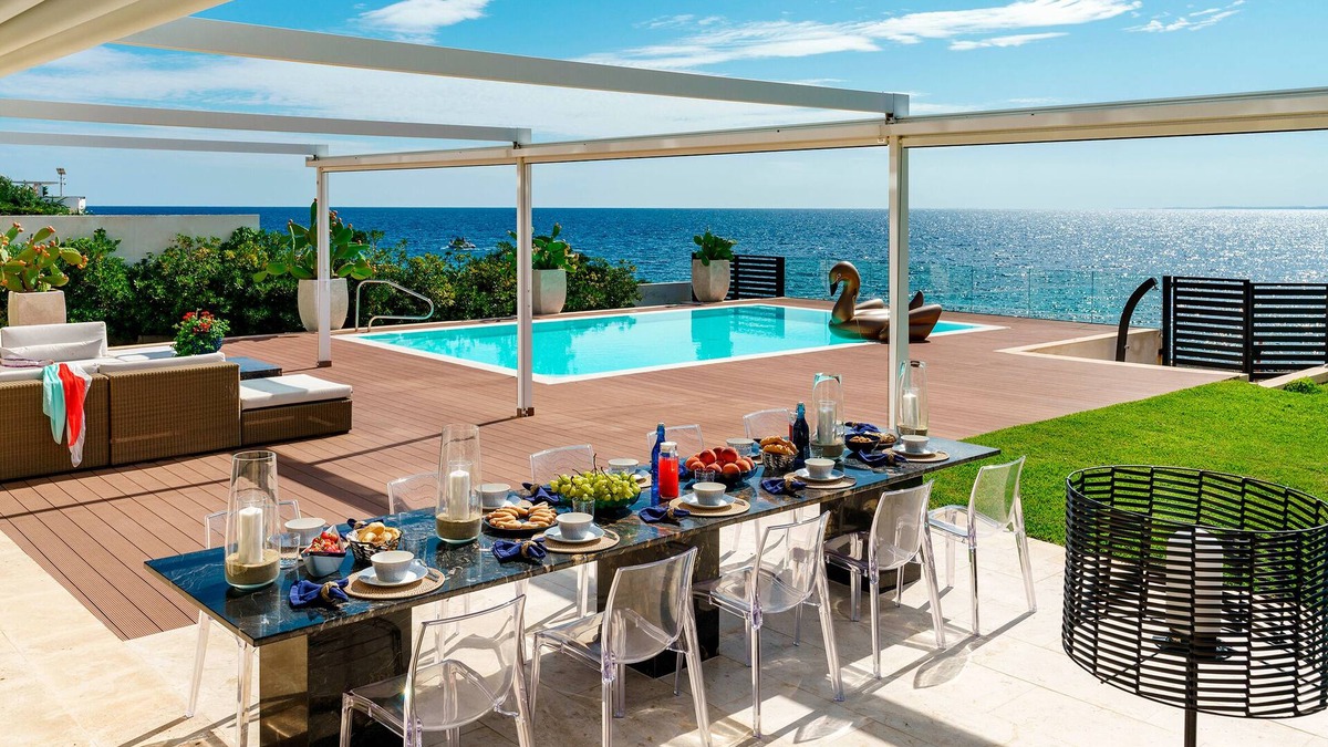Plemmirio Villa | Villa Angela is a luxury property, private pool just 10 km south of Syracuse.