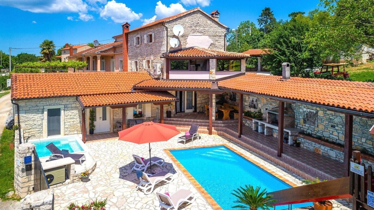 Jakovici Villa | Villa Antoli is an ideal holiday home with pool for families