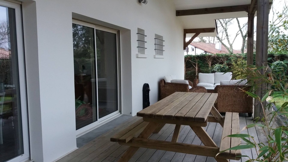 Leon House | Villa Arlande, near the lake and downtown Léon, furnished 3 *.