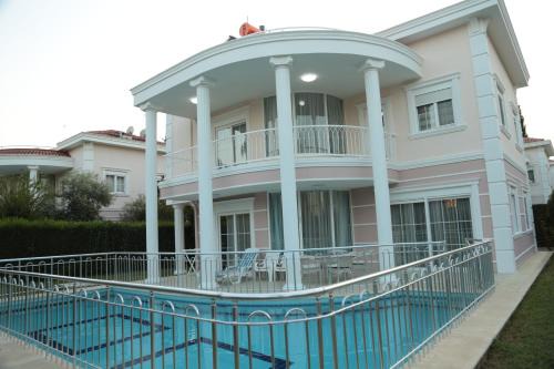 Belek Villa | Villa Aslam, Belek Mahallesi 218 Sokak No 4C Tolerance Golf Sitesi C-1 Blok, Serik, Antalya