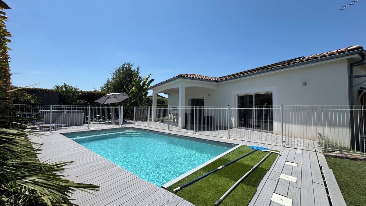 Albias Villa | Villa at the gateway to Aveyron with pool and spa
