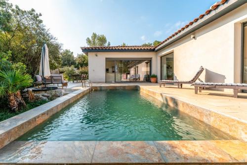 Russan Apartment | Villa Au Bord Du Gardon