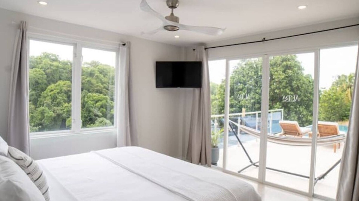 Piaye Villa | Villa Aura 15-25mins from Airport & Attractions