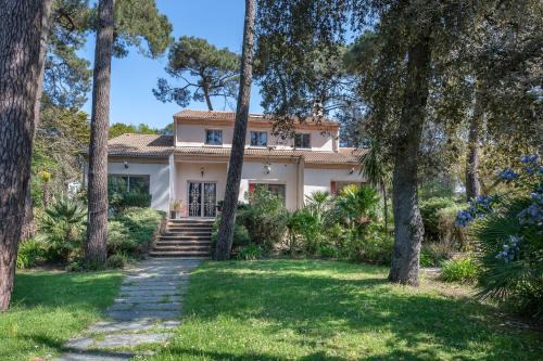 Saint-Brevin-l'Ocean House | Villa avec jacuzzi - 15 pers. à 350m de la plage