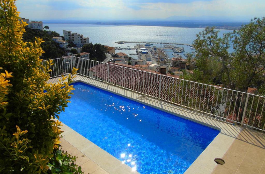 Roses Town Center Villa | Villa avec piscine et vue panoramique mer
