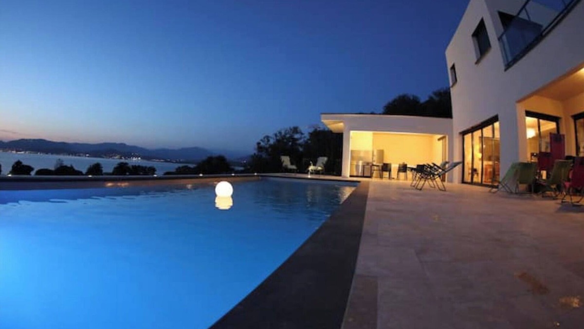 Porticcio Villa | Villa Avec vue Époustouflant et à 150 Mètres de la Plage