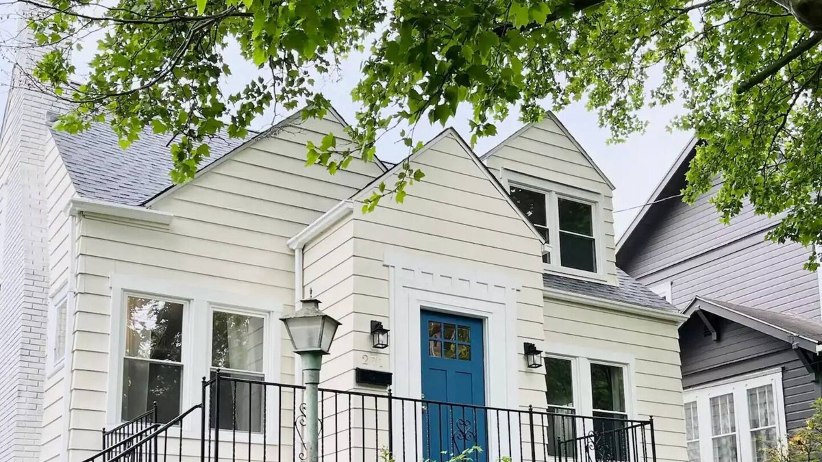 Steubenville House | Villa Avila - Bright & Cozy 3 BR near Franciscan