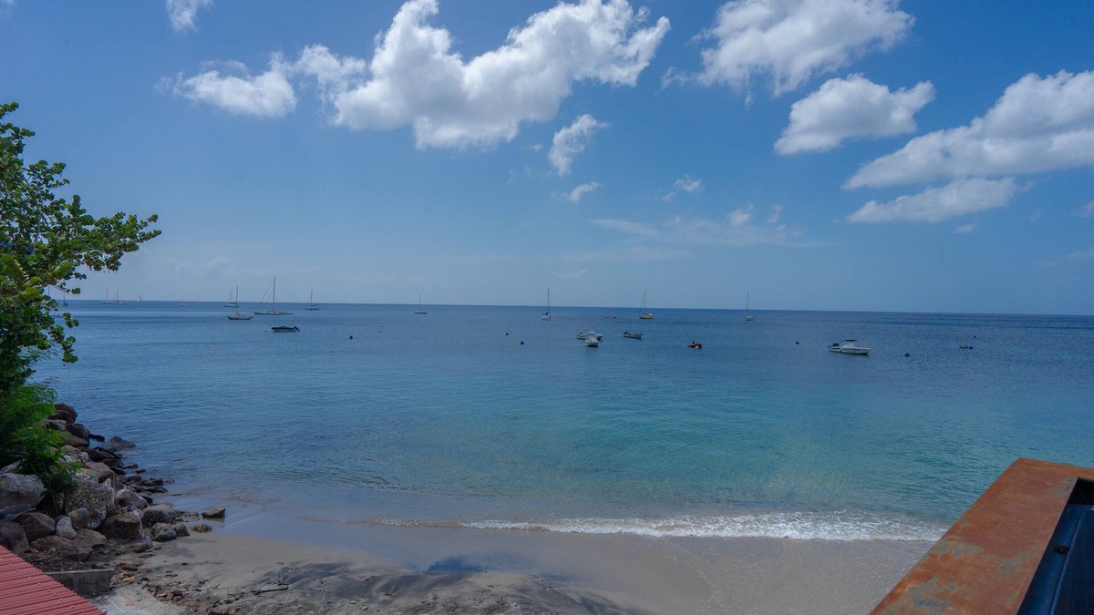 Tartane Villa | Villa Axyane: a cocoon with a view!