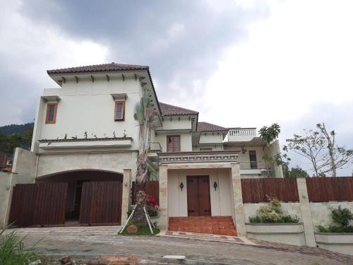 Ngaglik Villa | Villa Ayna Syariah