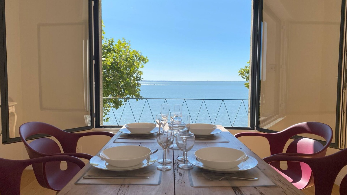 Saint-Nazaire Apartment | Villa Aziliz - Appartement Vue Mer et Terrasse vue Jardin