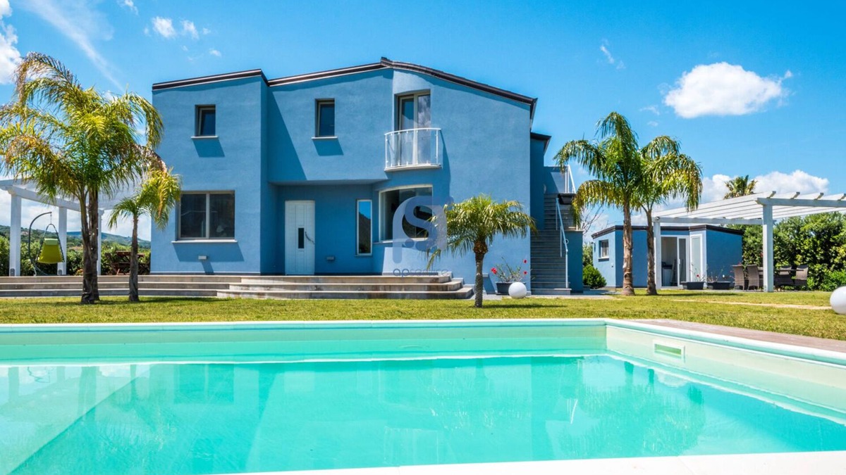 Lascari Villa | Villa azzurra with private swimming pool