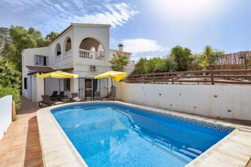 Competa Villa | Villa Bárbara Piscina Vallada con Barbacoa by AndaraHolidays