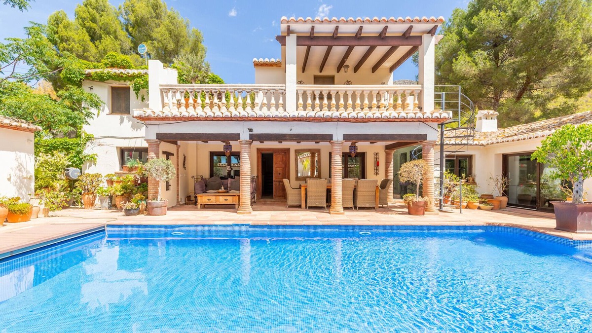 Jesus Pobre Villa | Villa 'Badowa' with Mountain View, Wi-Fi and Air Conditioning