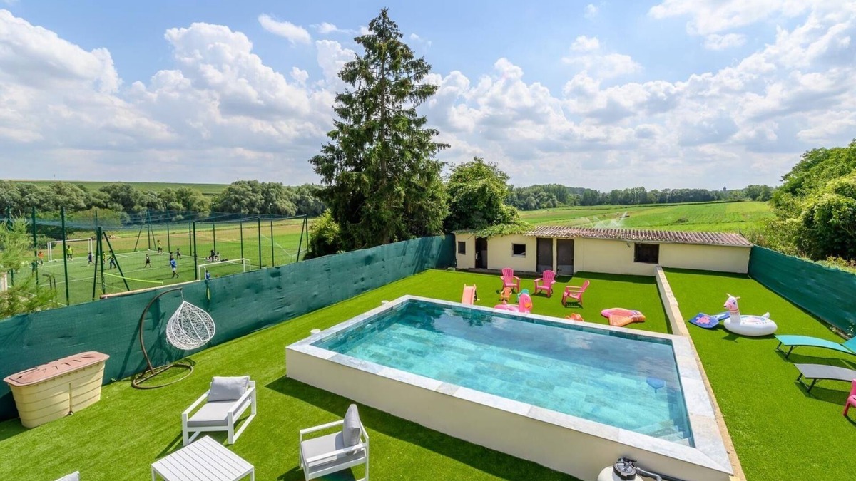 Goussainville Villa | Villa Ballon dOr
