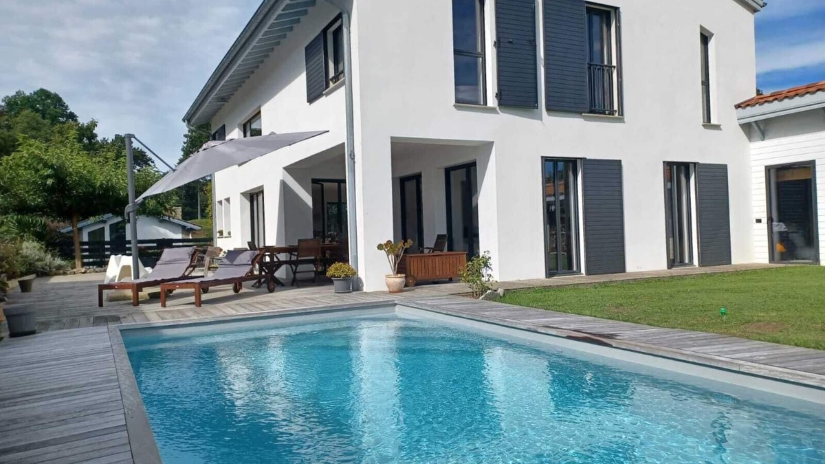 Saint-Jean-de-Luz House | Villa Basque Country between calm sea and mountain golf.