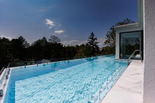 Siofok Aranypart Apartment | Villa Bauhaus Wellness Apartman 105