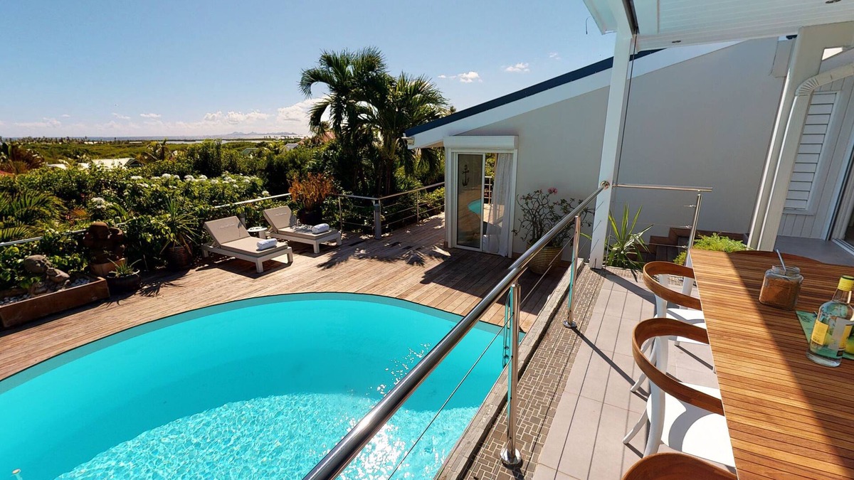 Orient Bay Villa | VILLA BEL'VUE ALL ON FOOT, 350m from the beach, restaurants and shops.
