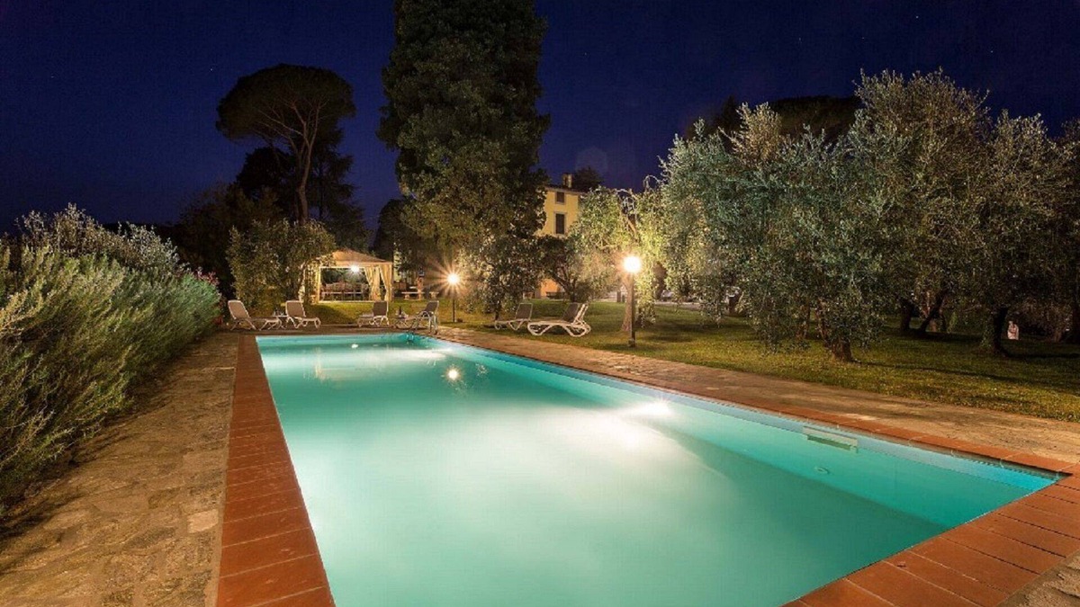 Vicopelago Villa | VILLA BELVEDERE FIORELLA-1600'S VILLA WITH PRIVATE POOL, WIFI AND PARKING